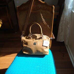 THE PIAZZO COLLECTION Piazza Pebble Grain Leather Multi-Compartment Top Zip Tan